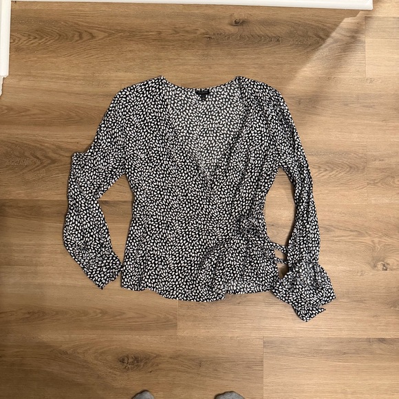 Talbots Black White Wrap Top Womens Small Long Sleeve V Neck - Picture 10 of 10